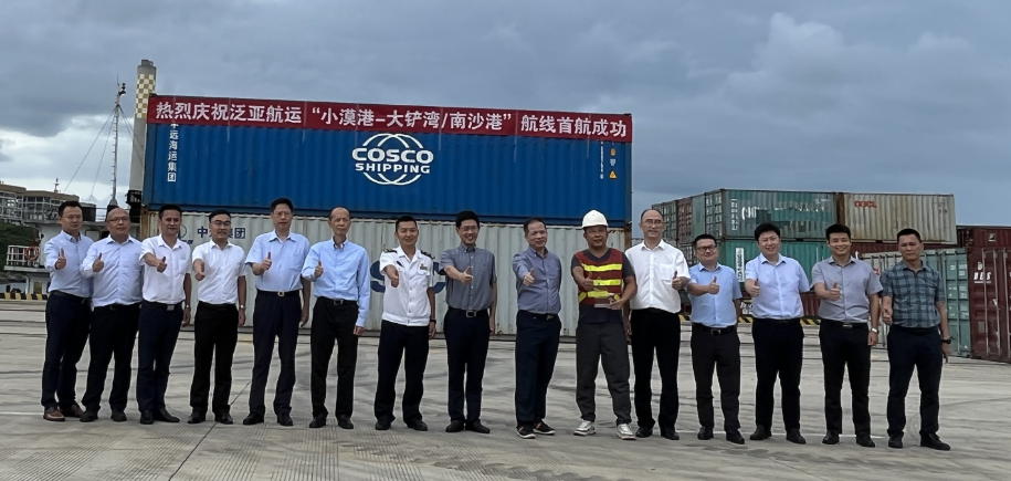 j9游戏物流集团受邀参与幼漠港首条内贸集装箱航路开航典礼
